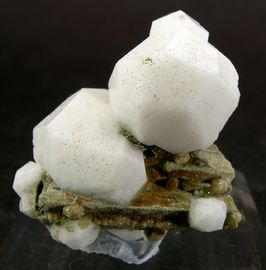 Analcime-1-2.jpg