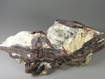 Lomonosovite-4.jpg