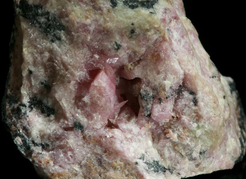 Файл:Hodgkinsonite-1.jpg
