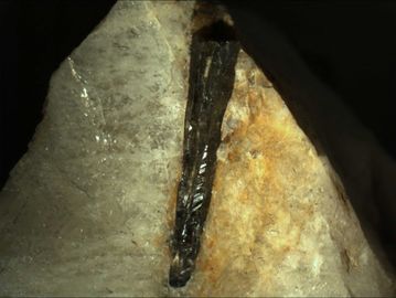 Thortveitite-4.jpg
