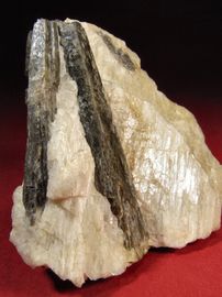 Thortveitite-9.jpg
