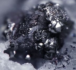 Wittichenite-4.jpg