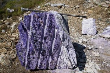 Charoite-4.jpg