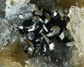 Wittichenite-1.jpg