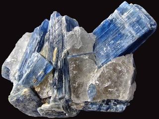 Кианит 8.jpg