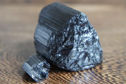 0 Gemstone Collection - Black Toumaline (15646347818).jpg